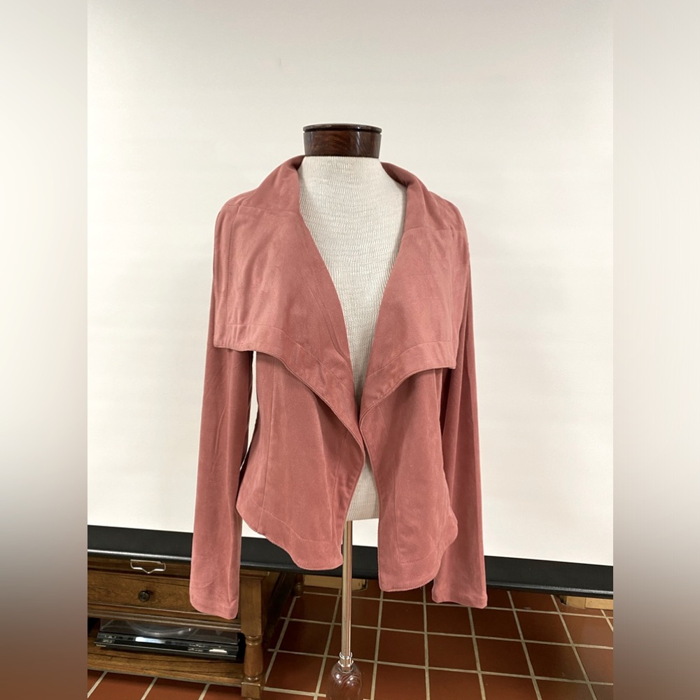Suede jacket size L, pale pink. Romeo & Juliet Couture.